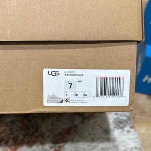 UGG White EZ-Duzzit Lace Shoes